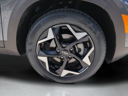 Used 2024 Kia Seltos EX FWD image 13