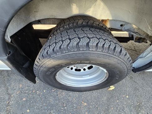 Used 2010 Mercedes-Benz Sprinter 3500 image 22