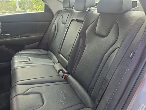 Used 2025 Hyundai Elantra Limited image 11
