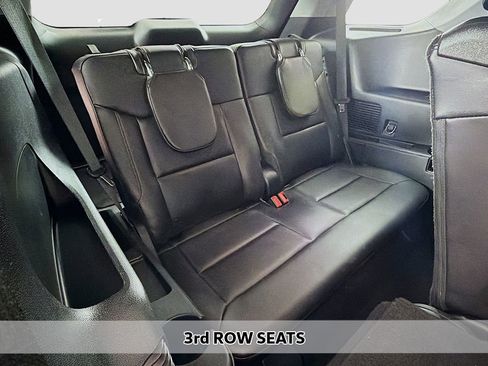 Used 2022 Ford Explorer XLT w/ Equipment Group 202A AWD/4WD image 6