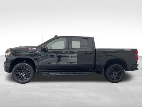 Used 2025 Chevrolet Silverado 1500 LT Trail Boss w/ Convenience Package II AWD/4WD image 2