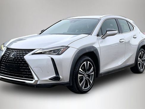 Used 2019 Lexus UX 200 w/ Premium Package FWD image 2