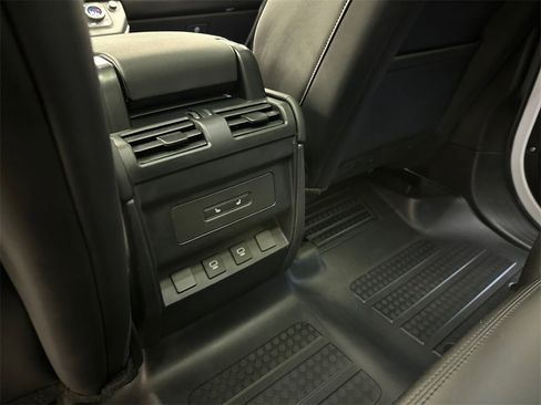Used 2025 Land Rover Defender 110 S image 23