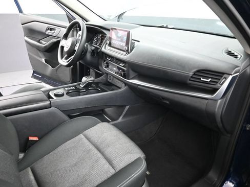 Used 2024 Nissan Rogue SV AWD/4WD image 27