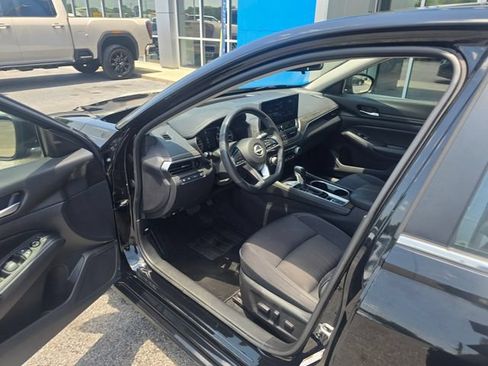 Used 2024 Nissan Altima 2.5 SV w/ SV Premium Package FWD image 10