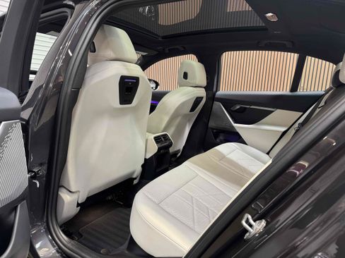 Used 2024 BMW i5 eDrive40i RWD image 52