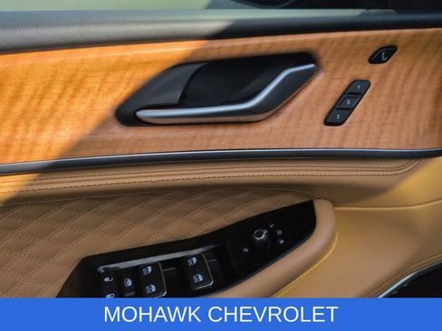 Used 2023 Jeep Grand Cherokee L Summit AWD/4WD image 24