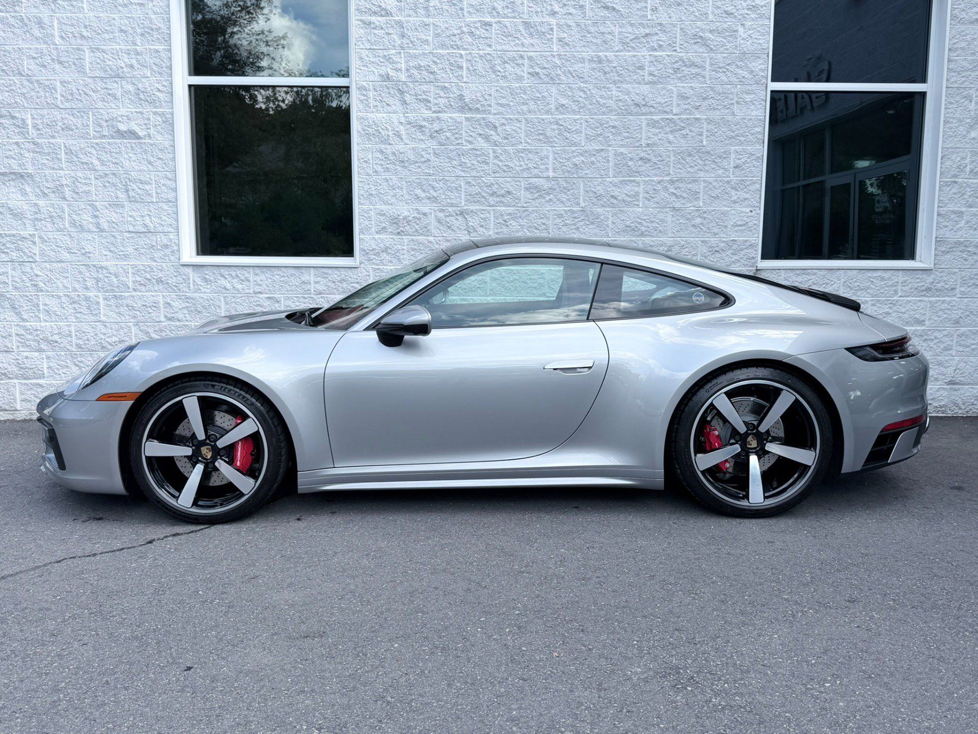 Used 2023 Porsche 911 Carrera S RWD image 8