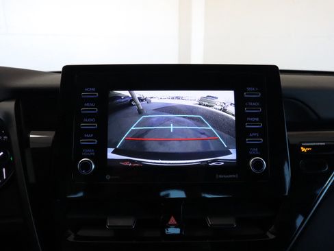 Used 2024 Toyota Camry SE image 29