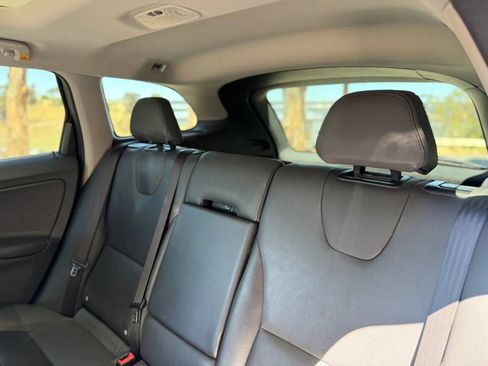 Used 2016 Volvo XC60 T5 Platinum FWD image 22