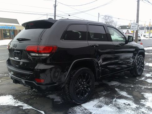 Used 2022 Jeep Grand Cherokee Laredo X image 6