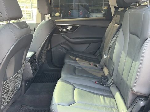 Used 2022 Audi Q7 3.0T Premium w/ Convenience Package image 16