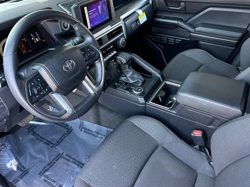 Used 2025 Toyota 4Runner SR5 RWD image 9