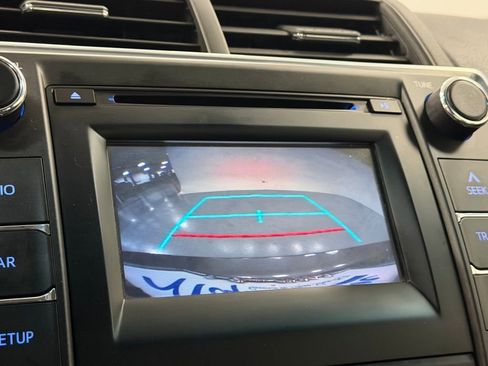 Used 2015 Toyota Camry SE image 18