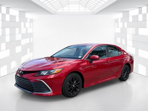 Used 2023 Toyota Camry LE FWD image 3