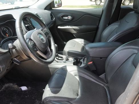 Used 2019 Jeep Cherokee Limited FWD image 18