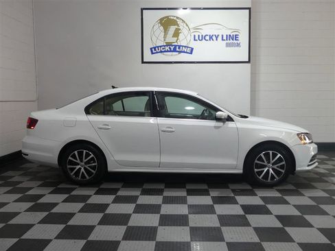 Used 2017 Volkswagen Jetta SE FWD image 6