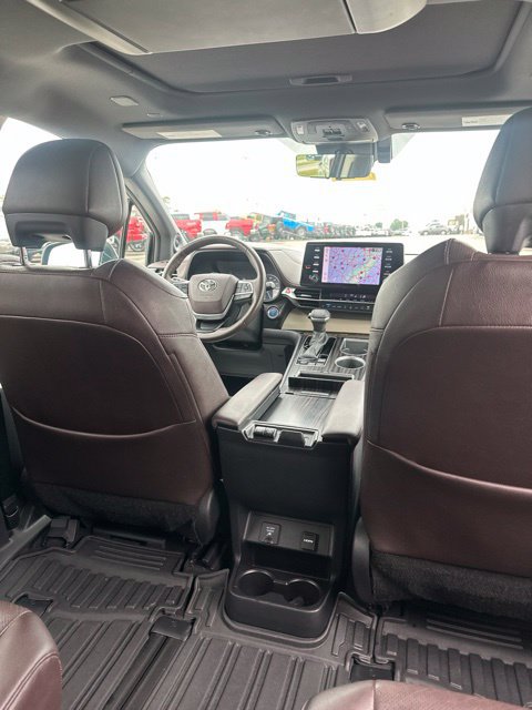 Used 2021 Toyota Sienna Platinum AWD/4WD image 27