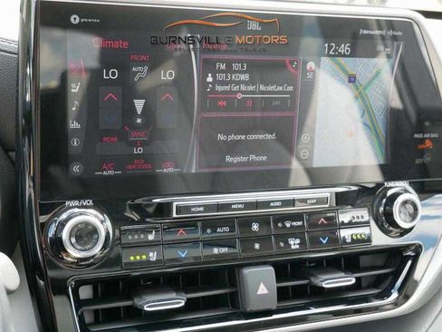 Used 2020 Toyota Highlander Platinum image 21