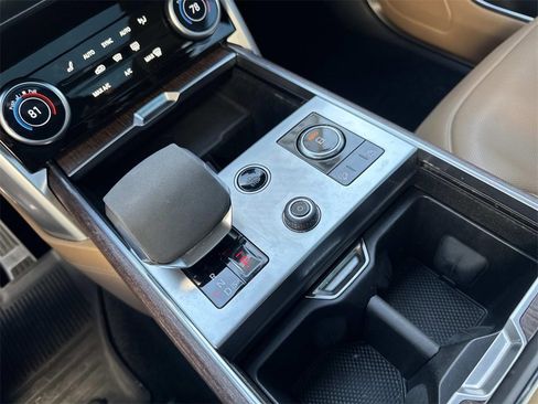 Certified 2023 Land Rover Range Rover SE image 27
