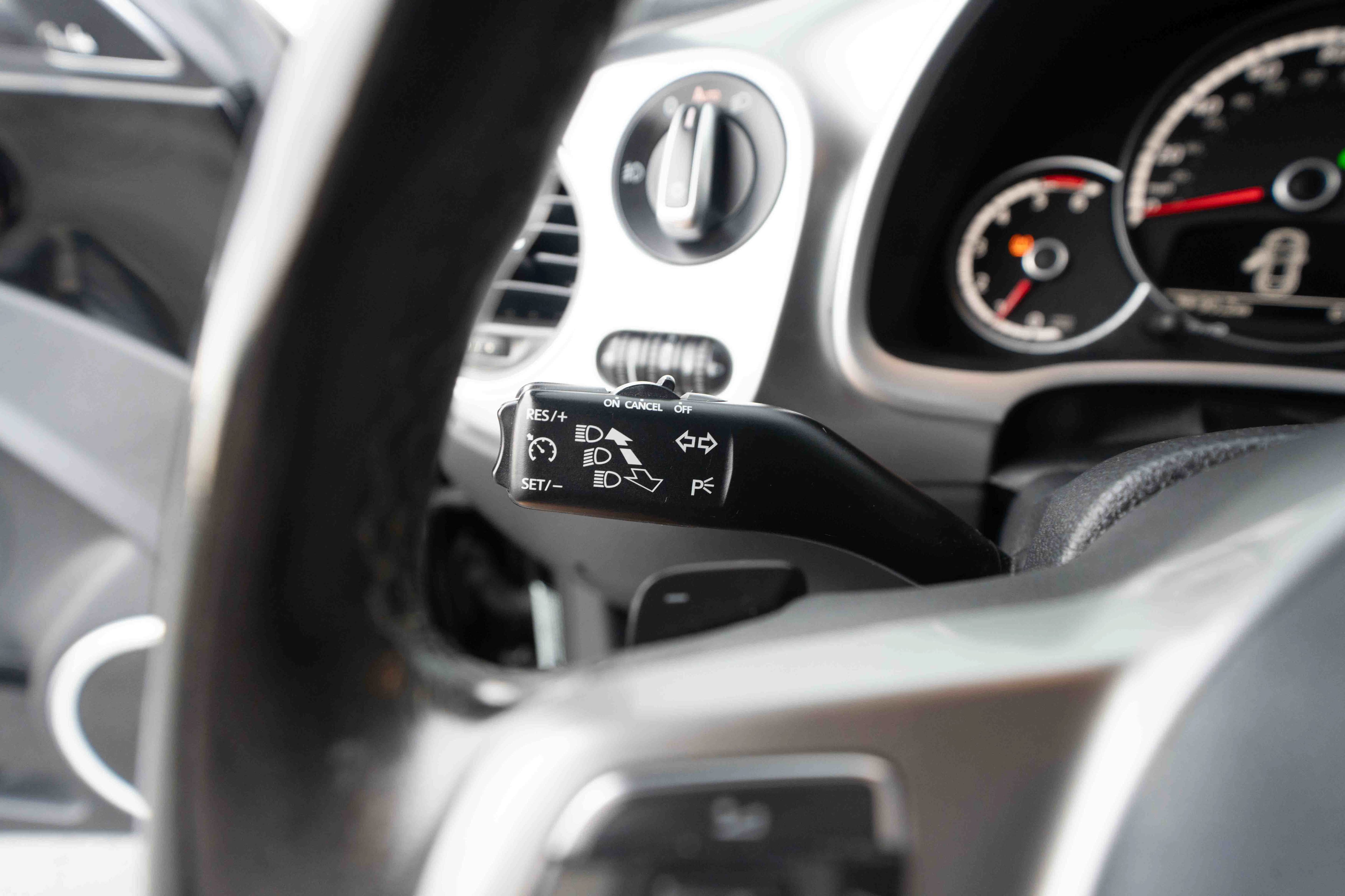 Used 2014 Volkswagen Beetle TDI FWD image 13