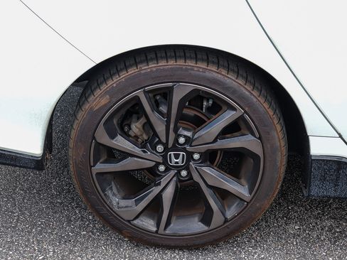 Used 2018 Honda Civic Sport image 8