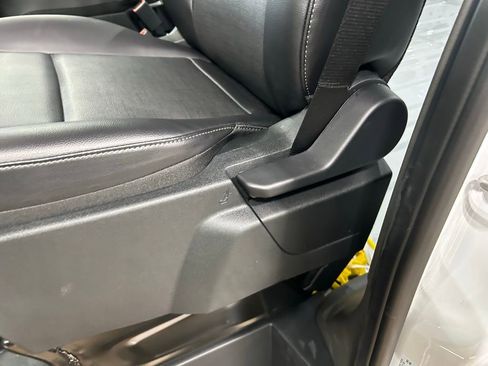 New 2025 Ford Transit 250 148 Medium Roof image 7