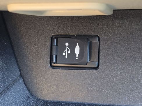 Used 2016 Toyota Highlander Limited image 9