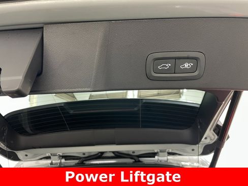 Used 2026 Volvo XC40 B5 Plus w/ Protection Package Premier image 46