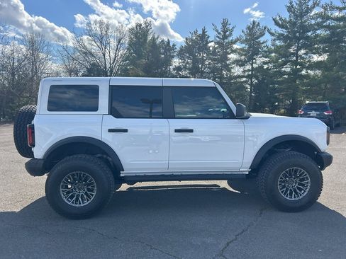 Used 2025 Ford Bronco Badlands image 5