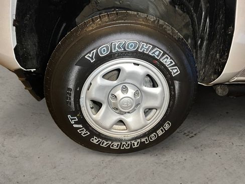 Used 2022 Toyota Tacoma SR w/ SR Convenience Package RWD image 14