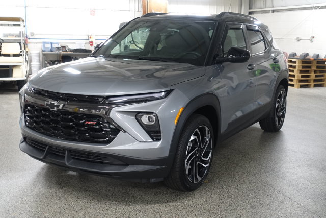 Used 2025 Chevrolet TrailBlazer RS w/ Convenience Package AWD/4WD image 3