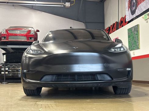 Used 2023 Tesla Model Y Performance image 42
