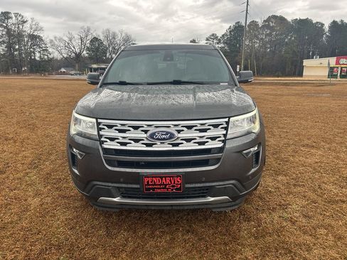 Used 2019 Ford Explorer XLT w/ Equipment Group 202A image 3