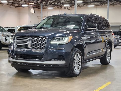 Used 2024 Lincoln Navigator Premiere AWD/4WD image 4