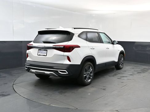 Used 2023 Kia Seltos S w/ Navigation Package AWD/4WD image 5
