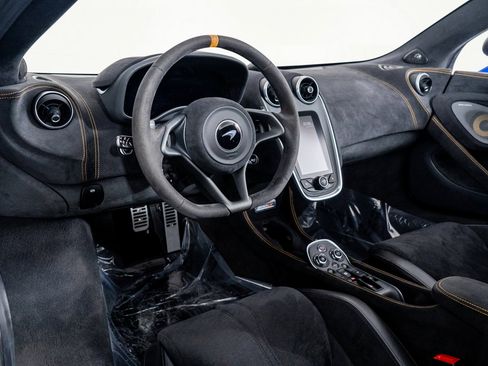 Used 2020 McLaren 600LT Spider image 3