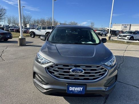 Used 2021 Ford Edge SE image 2