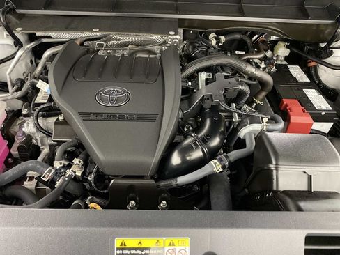 Used 2026 Toyota Highlander Platinum AWD/4WD image 33