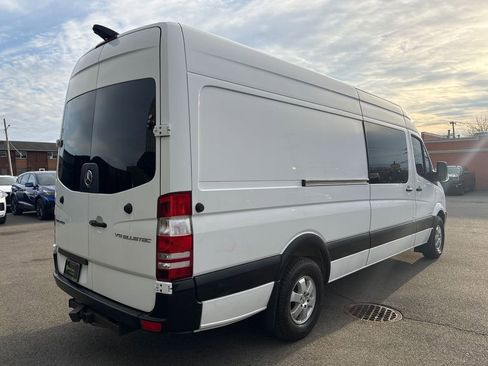 Used 2015 Mercedes-Benz Sprinter 2500 image 12