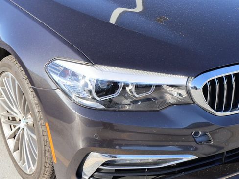 Used 2018 BMW 530i xDrive image 6