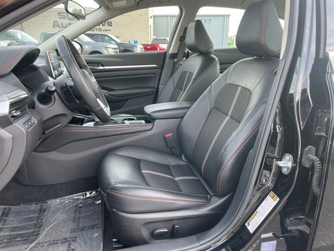 Used 2024 Nissan Altima 2.5 SR FWD image 7