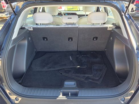 Used 2025 Hyundai Kona SE image 11