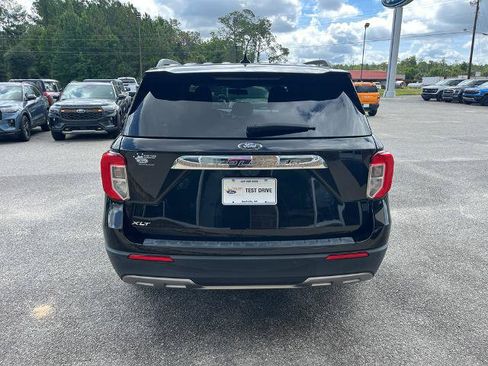 Certified 2023 Ford Explorer XLT w/ Equipment Group 202A RWD image 5