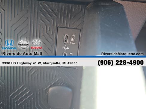 Used 2024 Toyota Tacoma Limited w/ Limited Package (LT) AWD/4WD image 18
