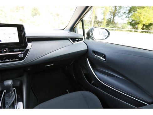 Used 2025 Toyota Corolla SE image 8