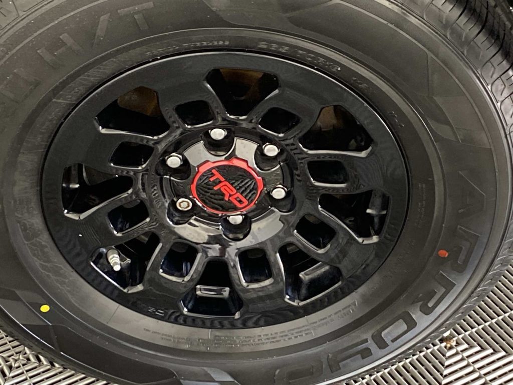 Used 2018 Toyota Tacoma TRD Pro AWD/4WD image 28
