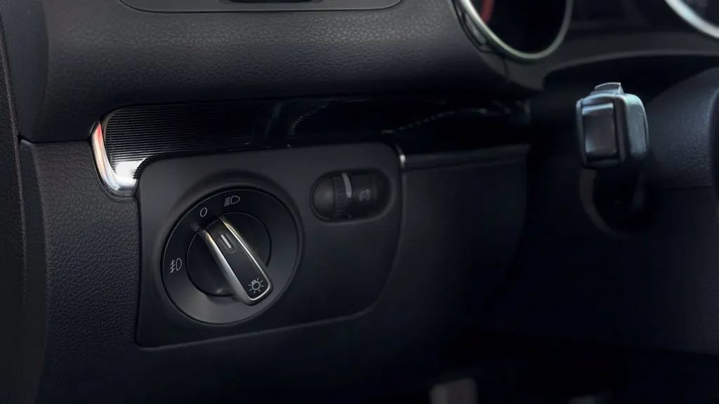 Used 2011 Volkswagen GTI 4-Door FWD image 41