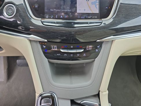 Used 2020 Cadillac XT6 Premium Luxury AWD/4WD image 27