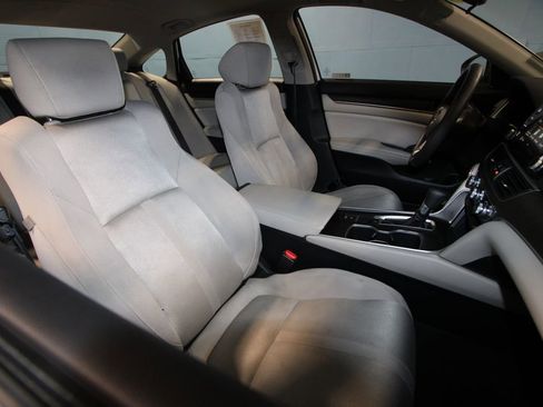 Used 2018 Honda Accord EX image 25